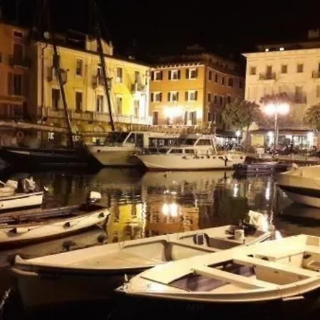 Zwei-zimmer-wohnung Mit Seeblick Malcesine
