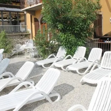 Apartment Zwei-zimmer-wohnung Mit Seeblick *