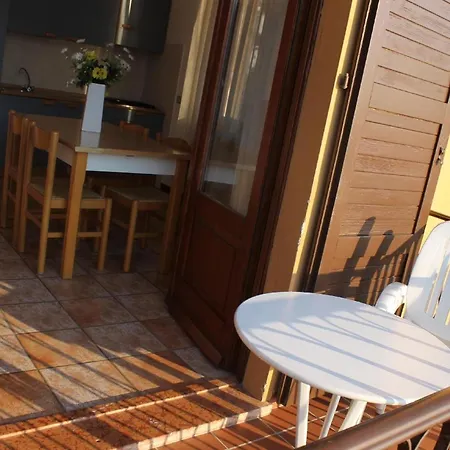 Apartment Zwei-zimmer-wohnung Mit Seeblick Malcesine