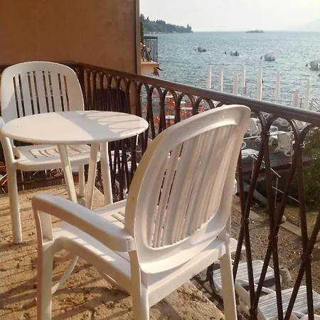 Zwei-zimmer-wohnung Mit Seeblick Malcesine