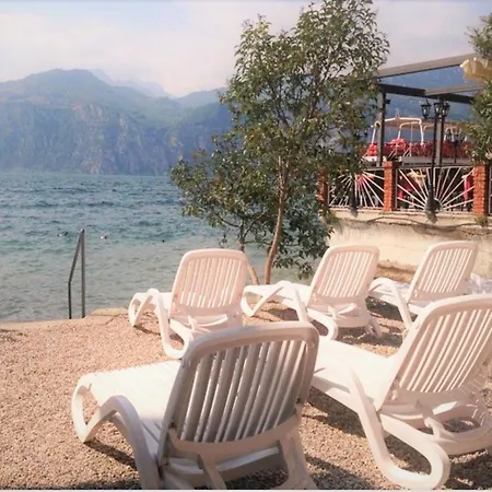 Apartment Zwei-zimmer-wohnung Mit Seeblick Malcesine